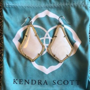 Kendra Scott Alexandra earrings in White Pearl!